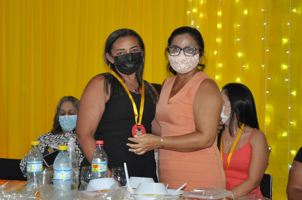 Prefeitura de Hugo Napoleão realiza entrega de premiação para alunos - Imagem 12