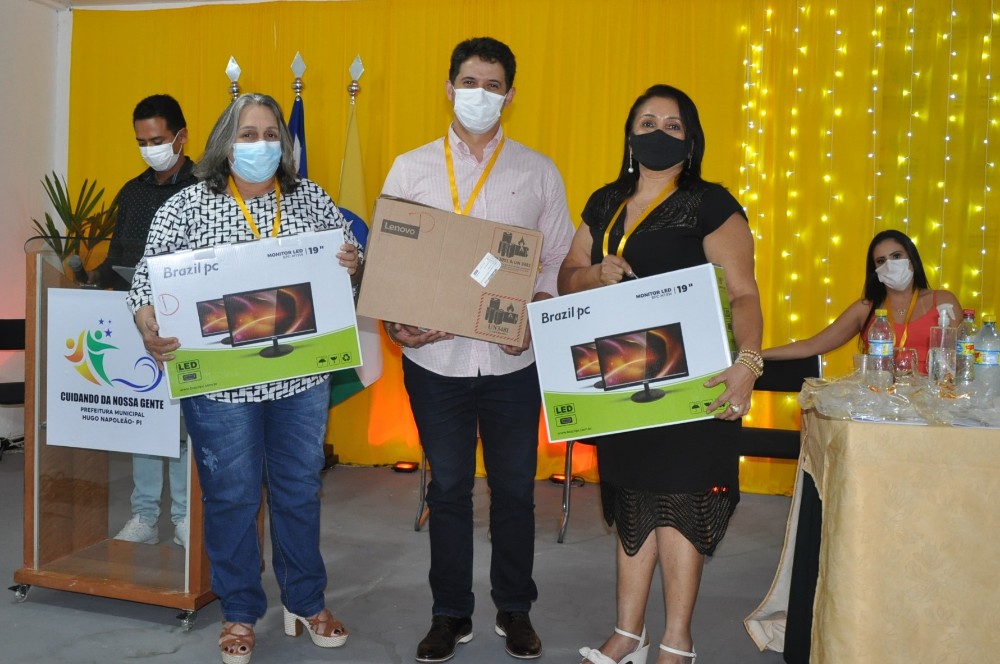 Prefeitura de Hugo Napoleão realiza entrega de premiação para alunos - Imagem 21