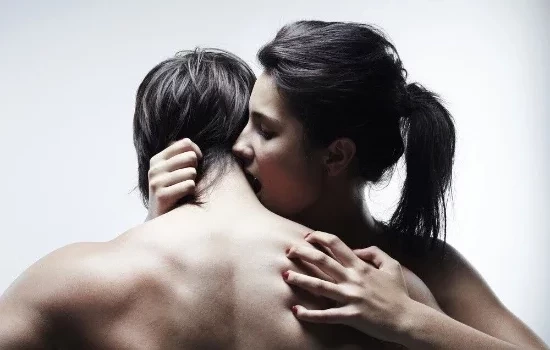 Aprenda 7 truques secretos que as mulheres boas de cama podem te ensinar