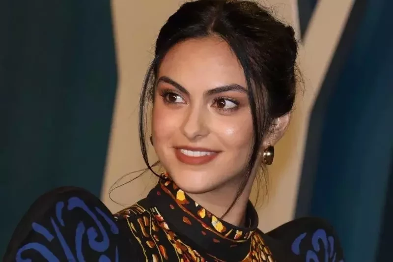 Camila Mendes