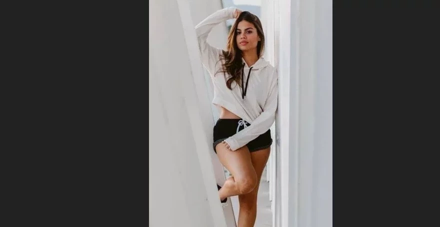 Filha de Brown e neta de Chico Buarque curte férias na Bahia;cliques - imagem 68244