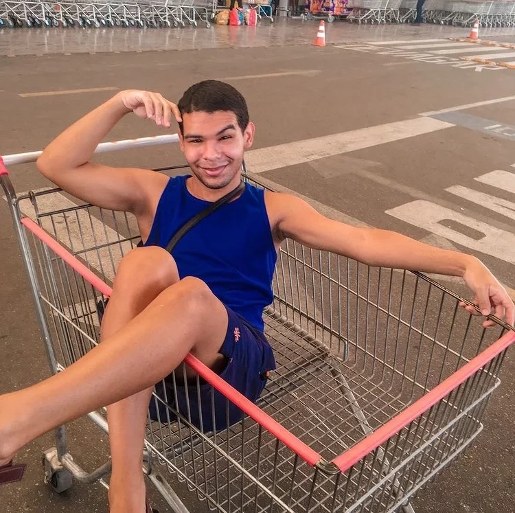 6 momentos de Viny na estreia do BBB 22 que vão te fazer dar risada - imagem 68159