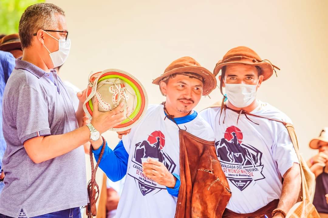 Festival de brindes entre os vaqueiros de Monsenhor Gil após Cavalgada - Imagem 7
