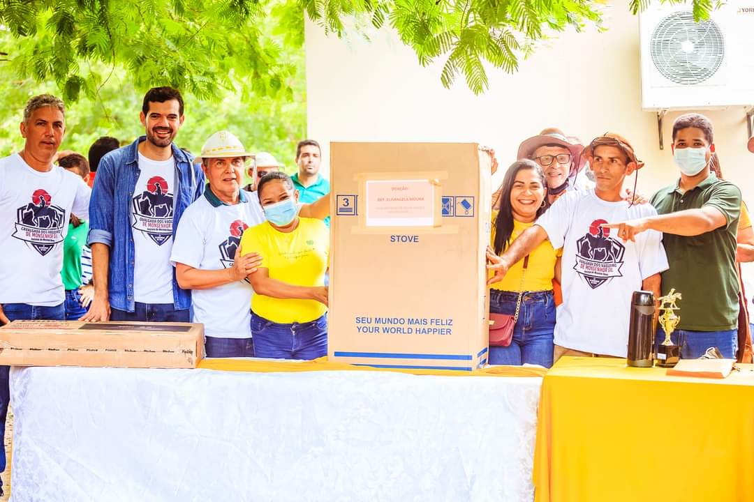 Festival de brindes entre os vaqueiros de Monsenhor Gil após Cavalgada - Imagem 12