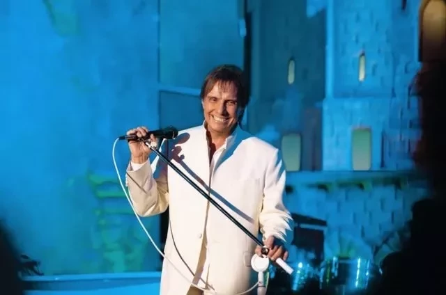 Além de Roberto Carlos, veja 7 famosos que não têm algum membro do corpo - imagem 68789