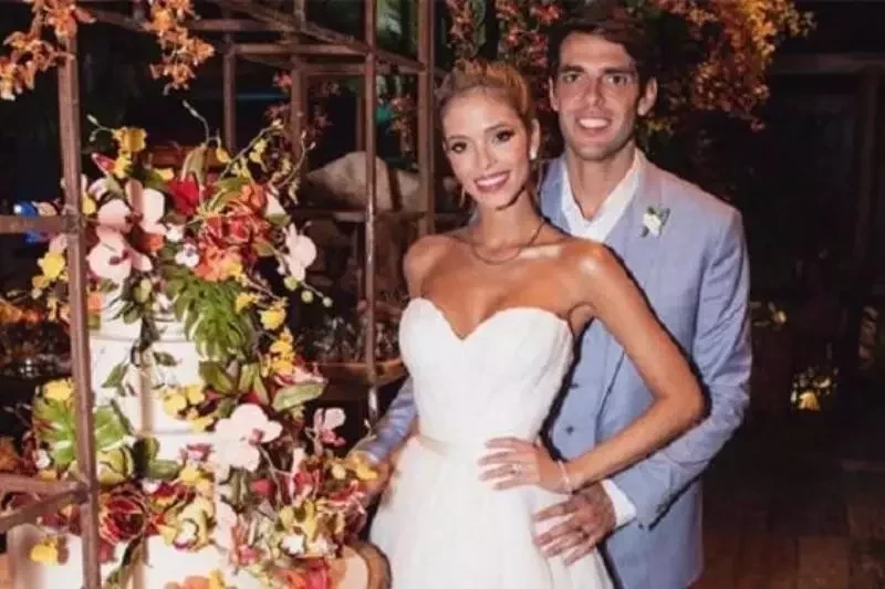 Kaká e Carol Dias