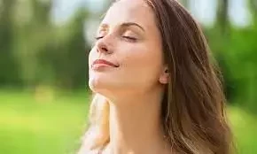 Tapar o umbigo com fita? Veja outros truques para blindar energia negativa  - imagem 69360