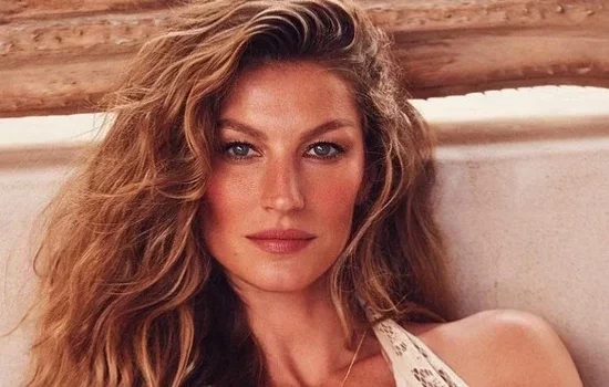 Se surpreenda com o tamanho do pé das celebridades brasileiras 