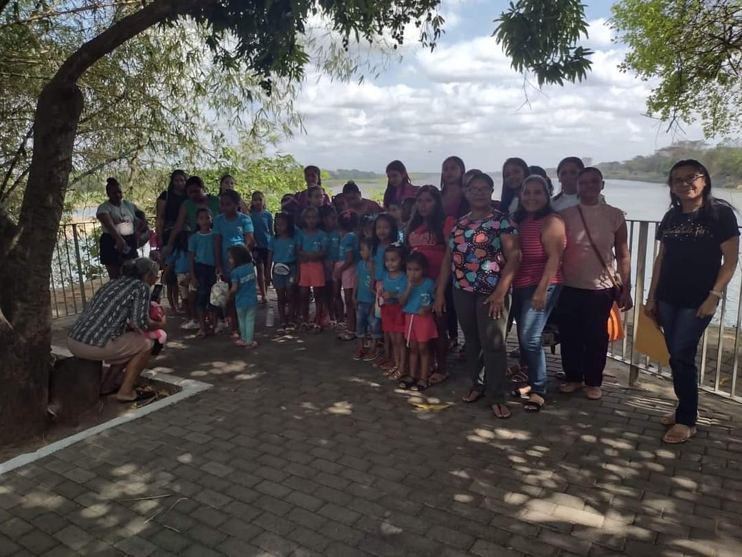 Crianças se divertem aos cuidados dos educadores de Monsenhor Gil  - Imagem 6