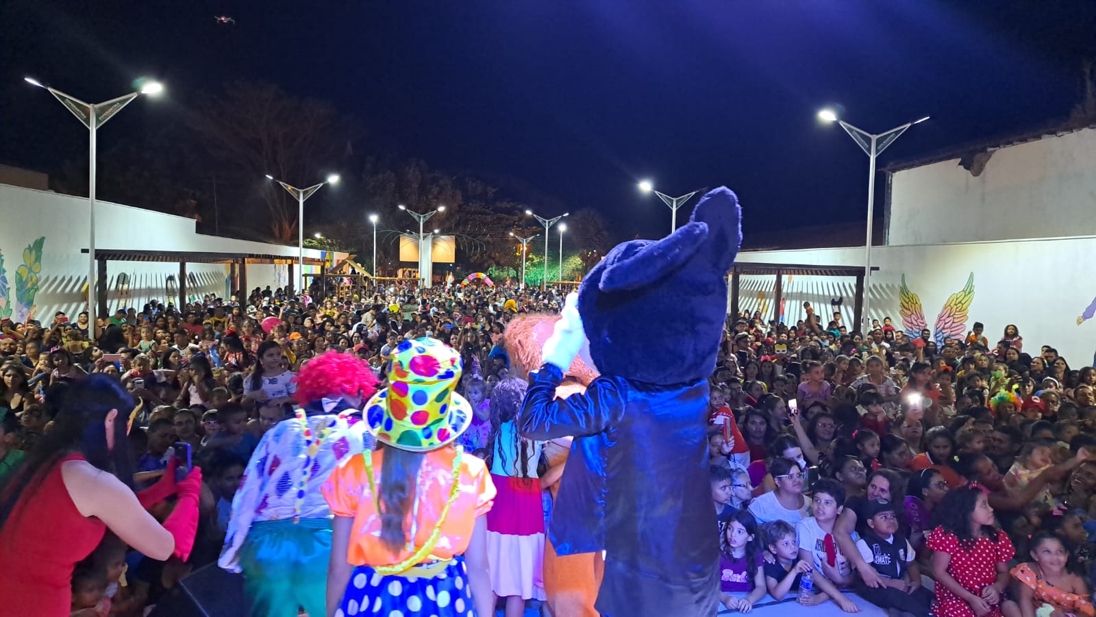 Festa das Crianças reúne multidão no corredor Cultural em Esperantina - Imagem 1