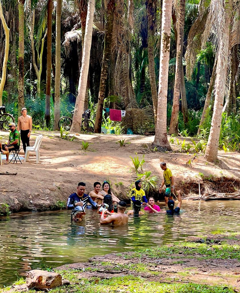 Passeio ciclístico reúne turistas em Monsenhor Gil com parada no Poço Azul  - Imagem 21