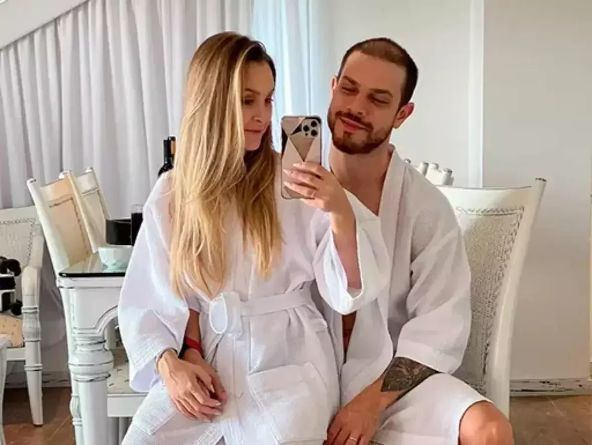 Felipe Becari e Carla Diaz 