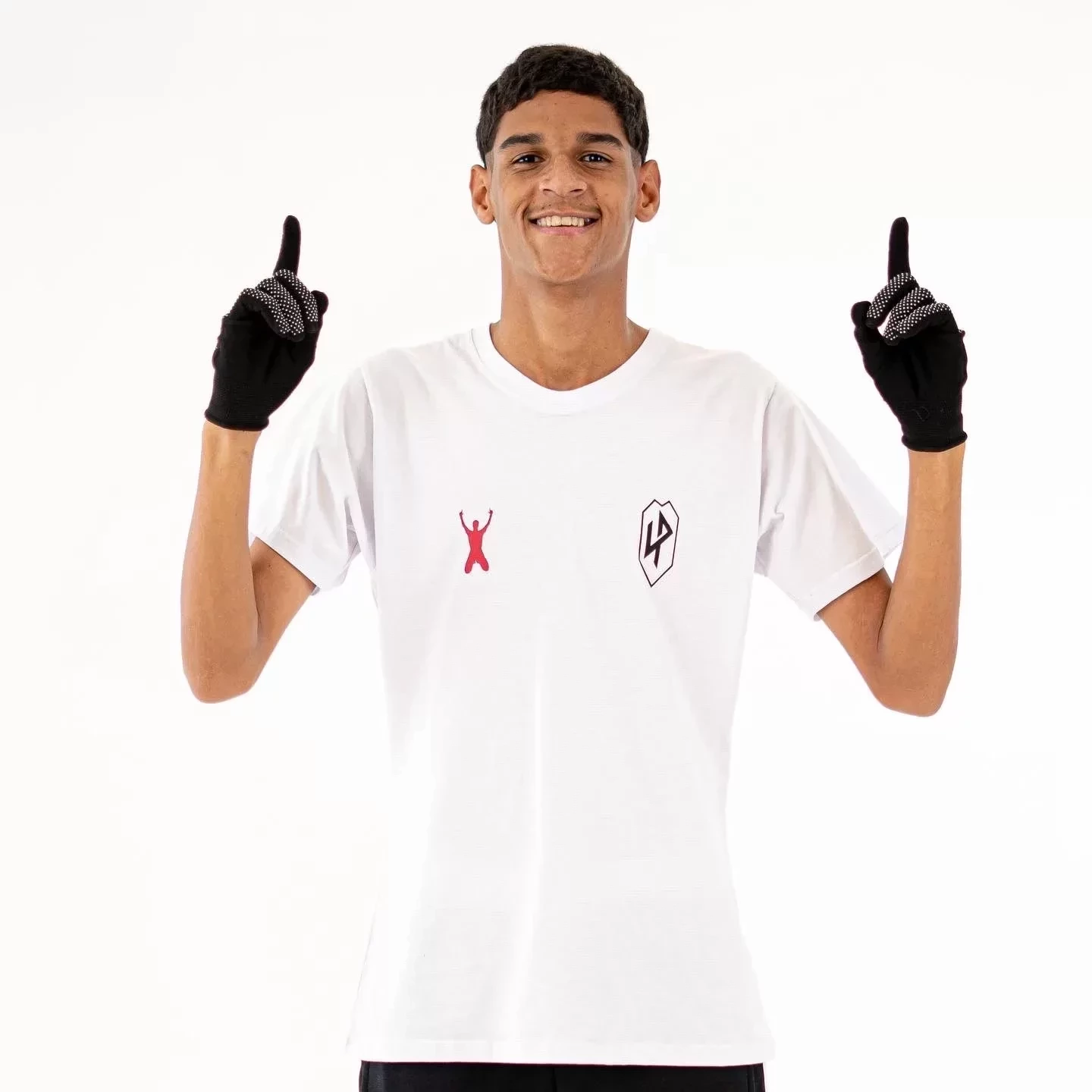 Luva de Pedreiro ressurge com novos contratos e fatura mais de R$ 500 mil - imagem 108869