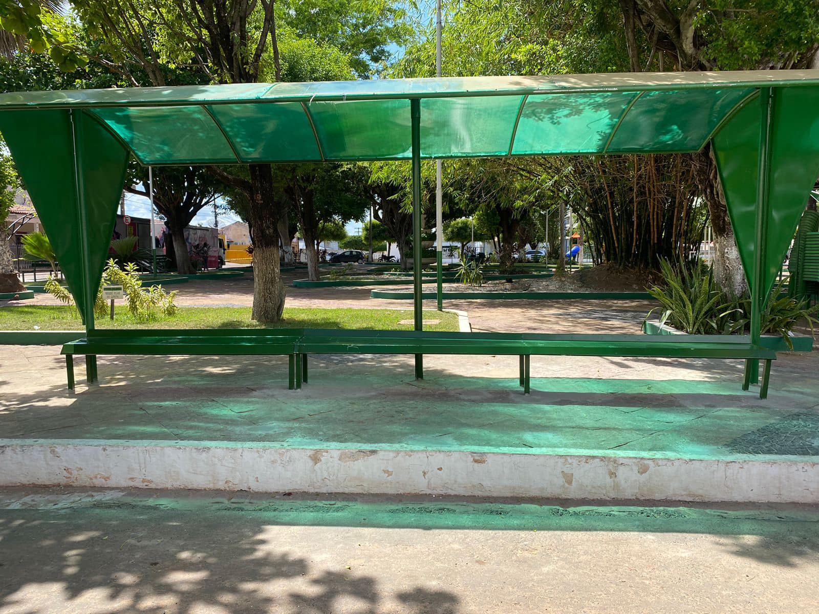 Esperantina agora tem pontos de parada para ônibus e mototáxis - Imagem 1