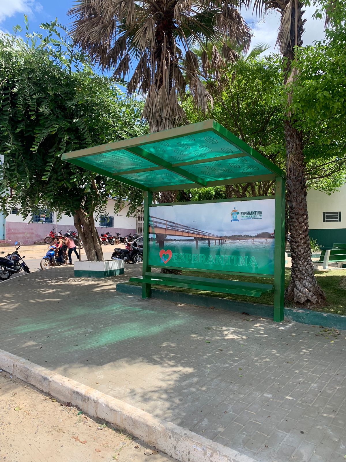 Esperantina agora tem pontos de parada para ônibus e mototáxis - Imagem 4