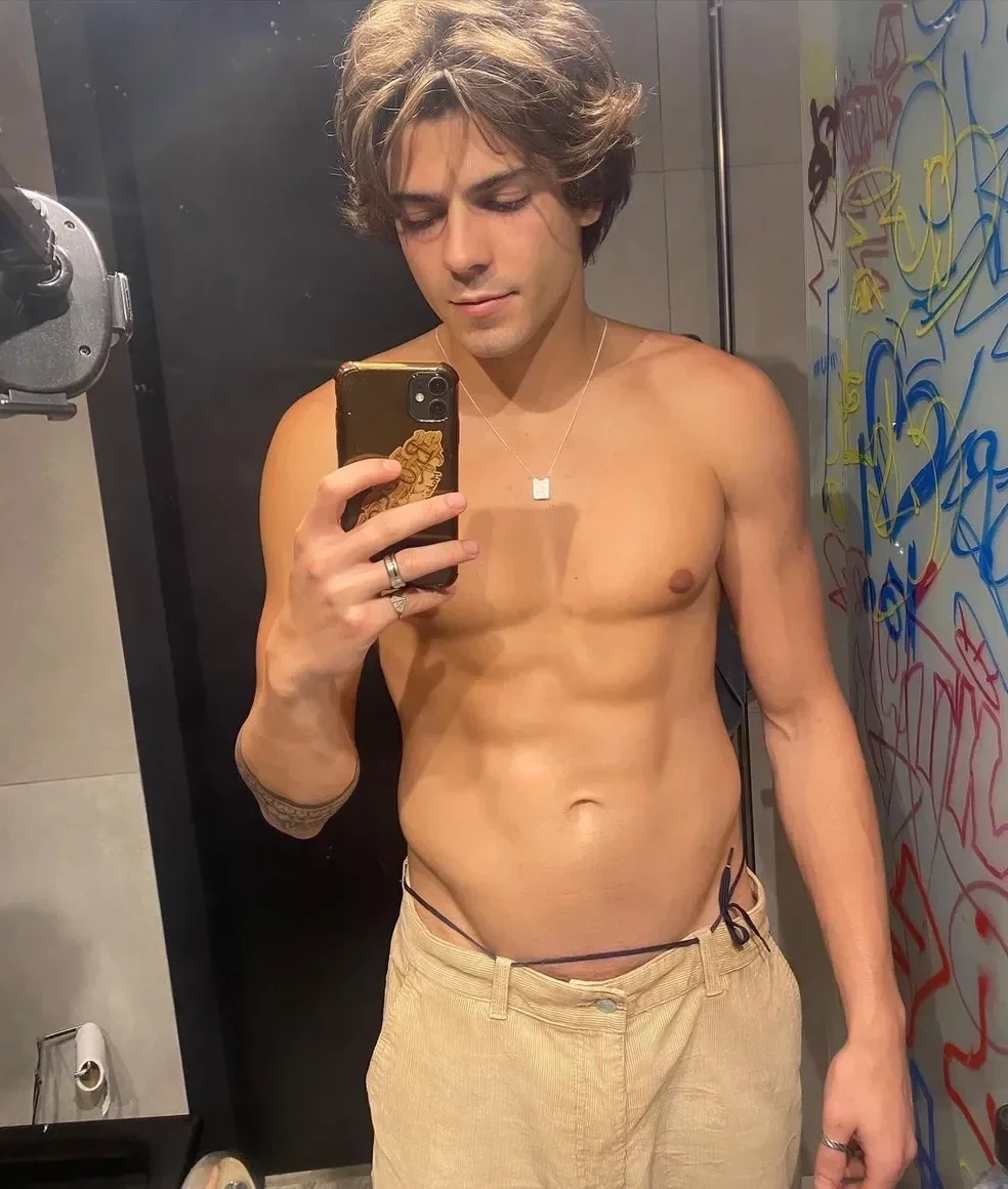 Saiba quem é Lucca Picon, affair de Anitta, que já trocou beijos com ex-BBB - imagem 110591