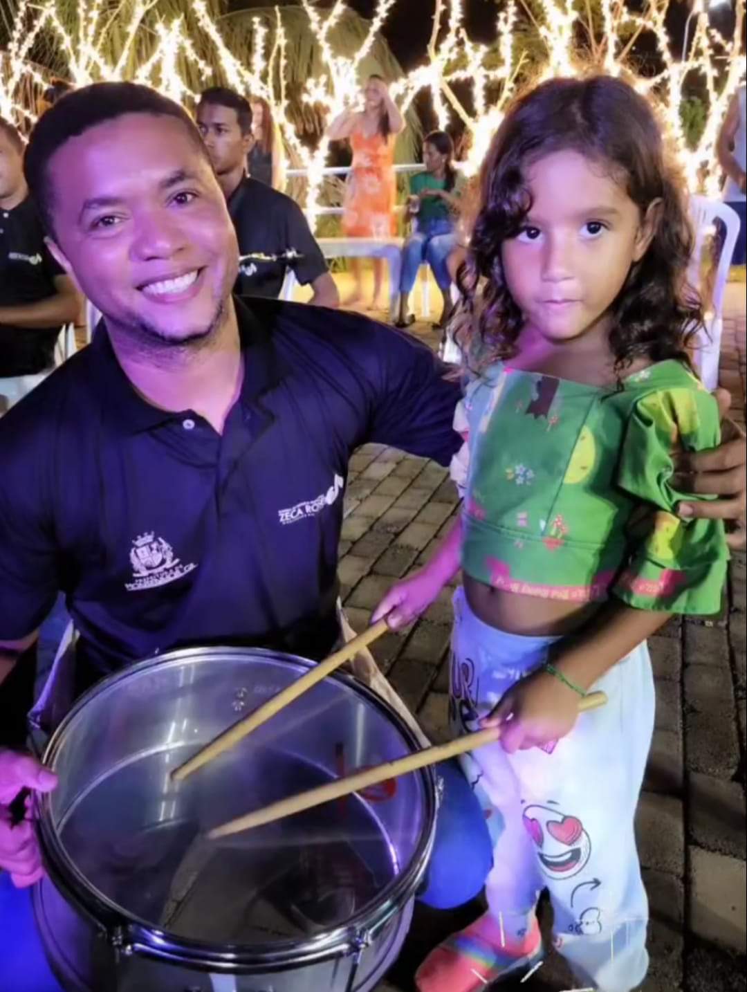 Prefeito João Luiz comanda Natal de luz com chegada do Papai Noel - Imagem 5