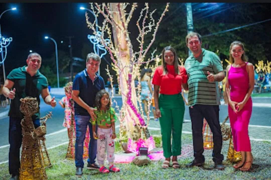 Prefeito João Luiz comanda Natal de luz com chegada do Papai Noel - Imagem 28