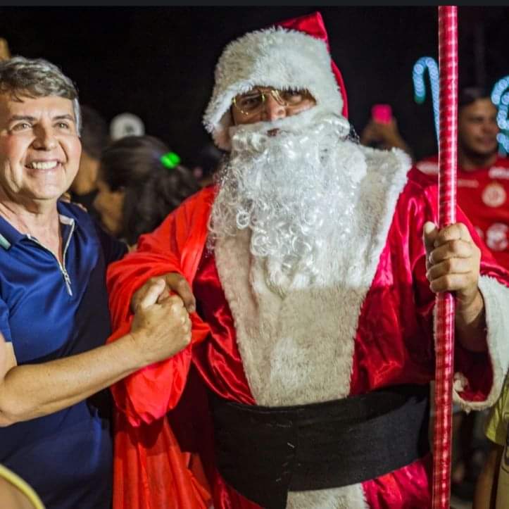 Prefeito João Luiz comanda Natal de luz com chegada do Papai Noel - Imagem 10