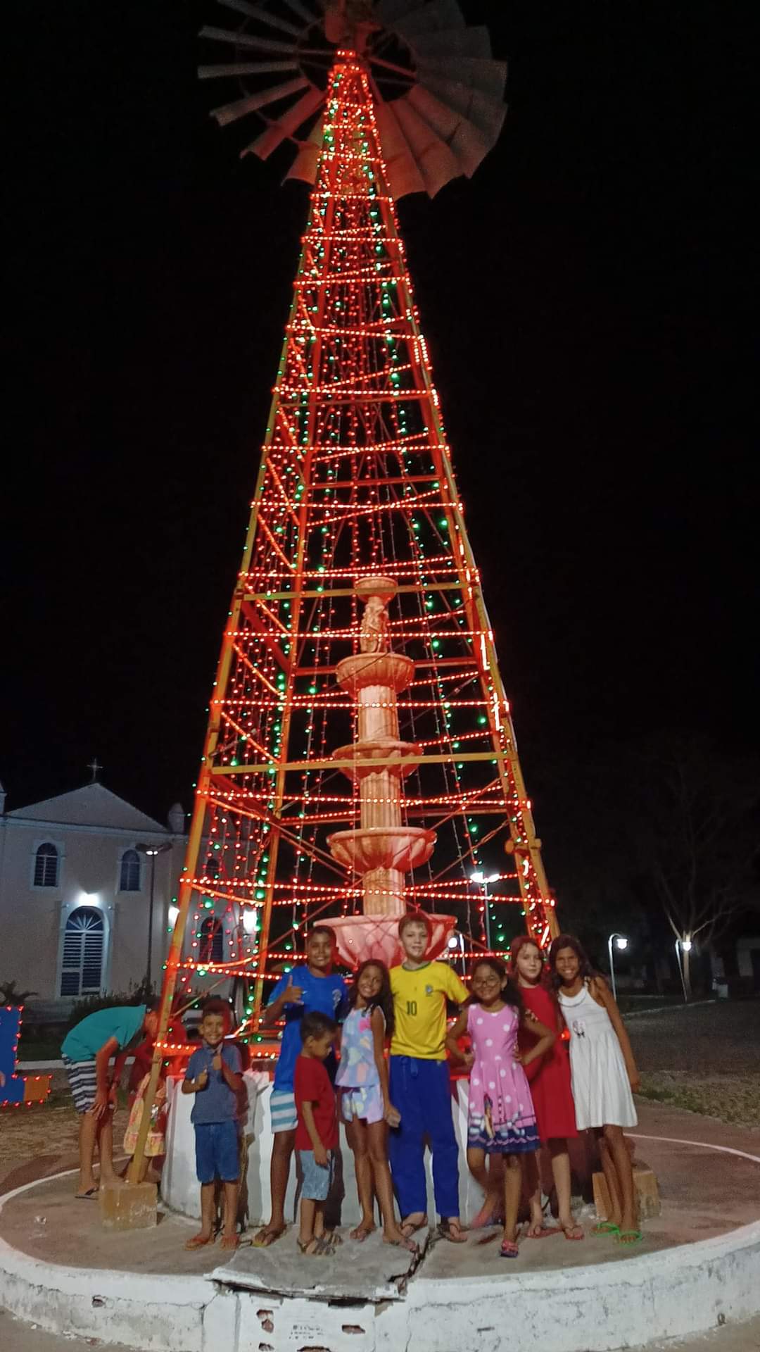 Prefeito João Luiz comanda Natal de luz com chegada do Papai Noel - Imagem 27