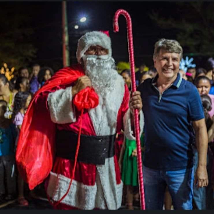 Prefeito João Luiz comanda Natal de luz com chegada do Papai Noel - Imagem 12