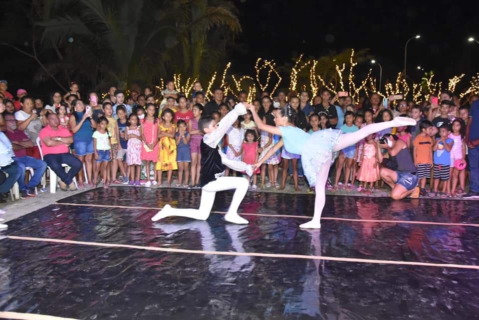 Prefeito João Luiz comanda Natal de luz com chegada do Papai Noel - Imagem 6