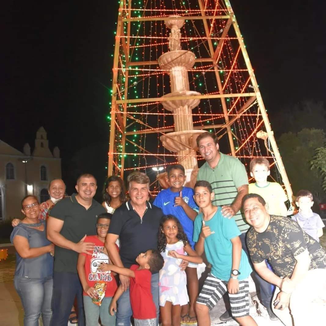 Prefeito João Luiz comanda Natal de luz com chegada do Papai Noel - Imagem 26