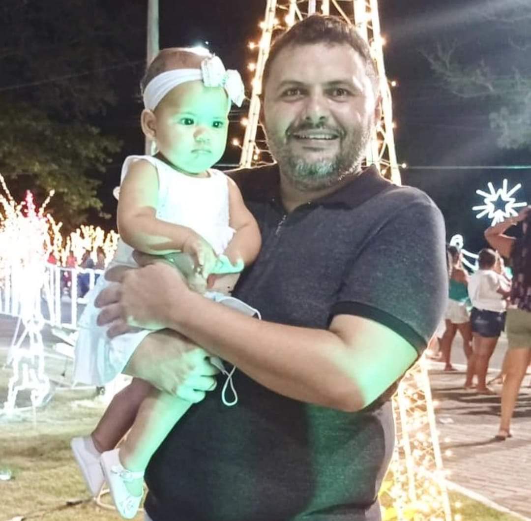 Prefeito João Luiz comanda Natal de luz com chegada do Papai Noel - Imagem 23