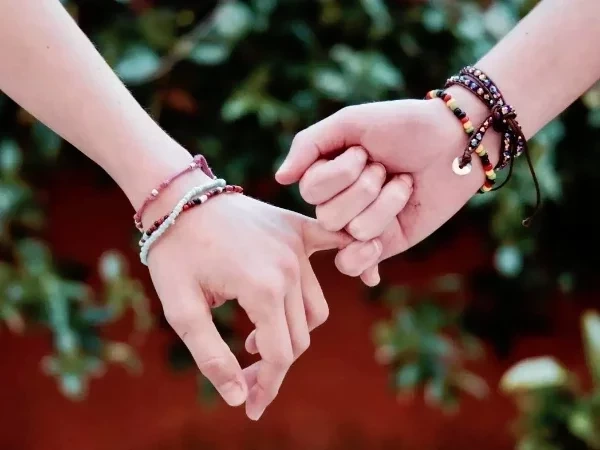 Confie de olhos fechados: saiba quais são os signos mais fiéis do zodíaco