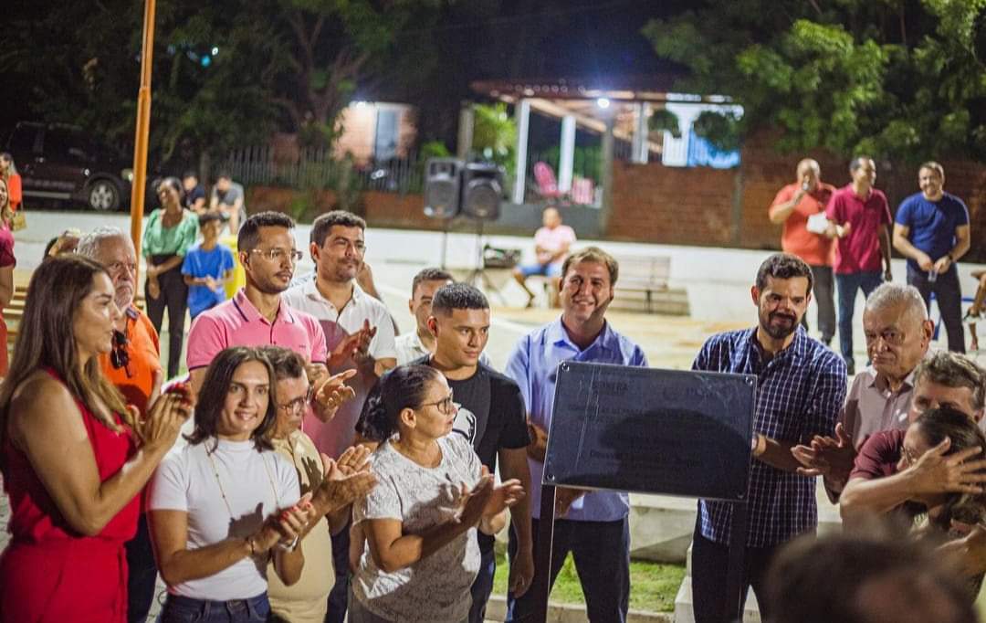 Prefeito João Luiz e deputada estadual Janaína Marques inauguram Praça  - Imagem 10