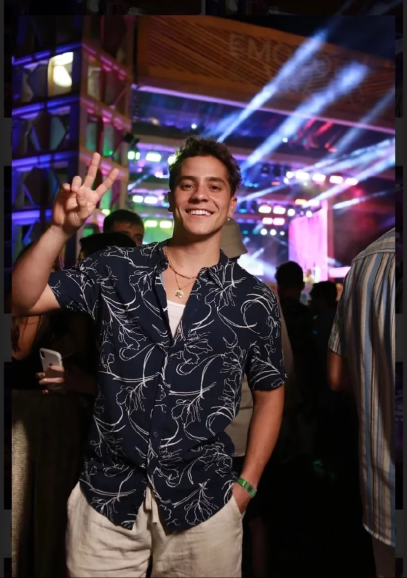 André Lamoglia, ator de Elite, curte folga no Réveillon Emoções Viva BG - imagem 111712