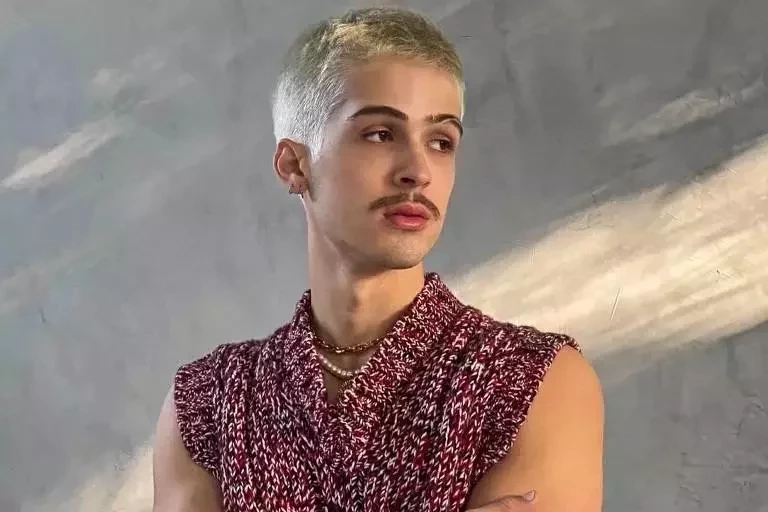 Dona da Farofa! Confira 10 famosos com quem Gkay já se relacionou - imagem 110237