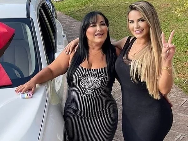 Por que a mãe de Deolane Bezerra foi internada? 