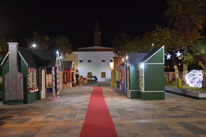 Prefeita Ivanária Sampaio entrega decoração natalina de Esperantina - Imagem 4