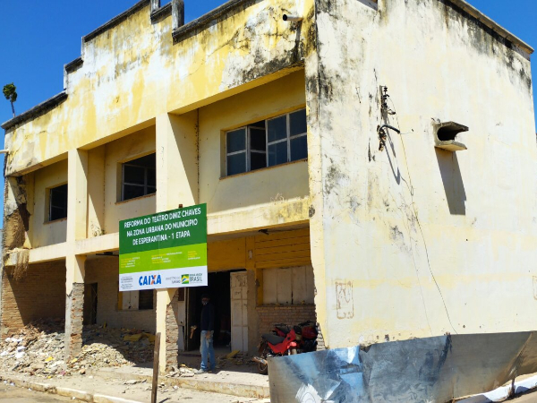 Teatro municipal de Esperantina está sendo reformado