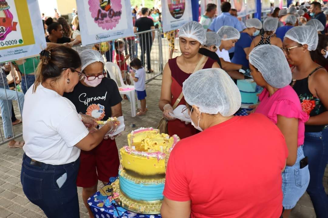 09 Bolos Confeitados para festejar o aniversário de Monsenhor Gil  - Imagem 15