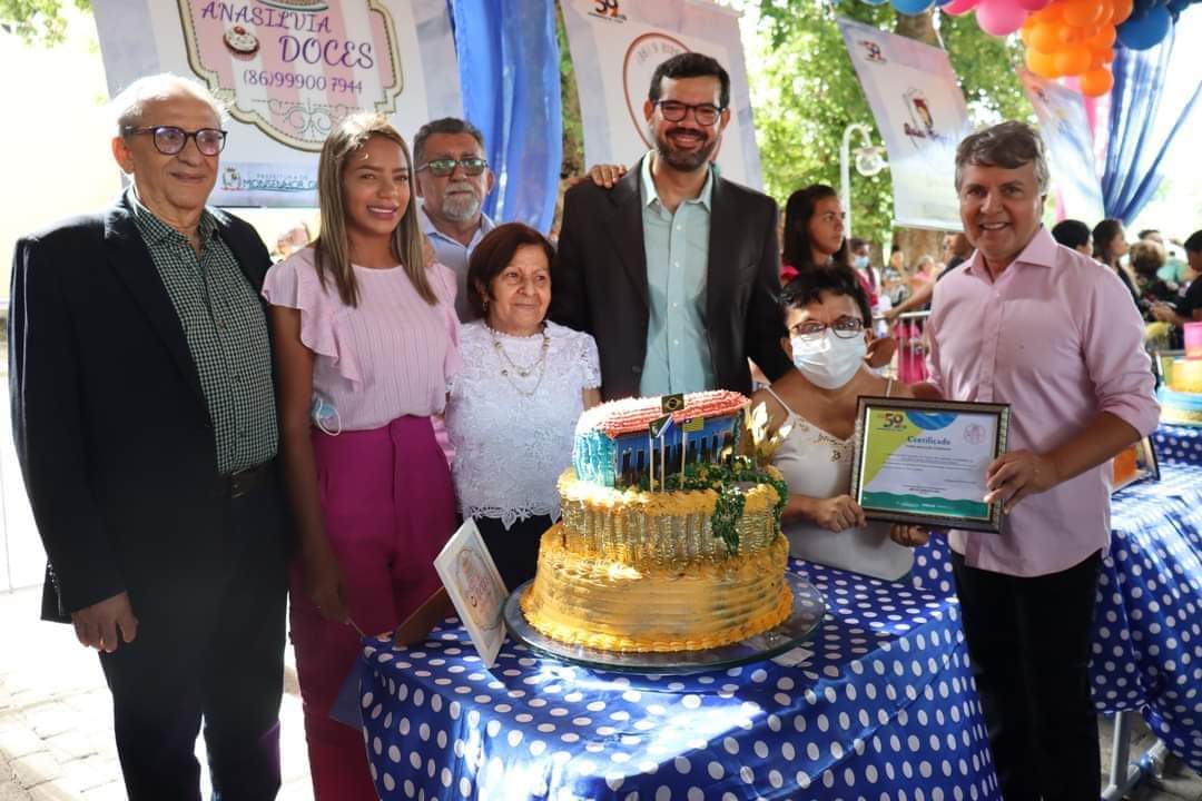 09 Bolos Confeitados para festejar o aniversário de Monsenhor Gil  - Imagem 19