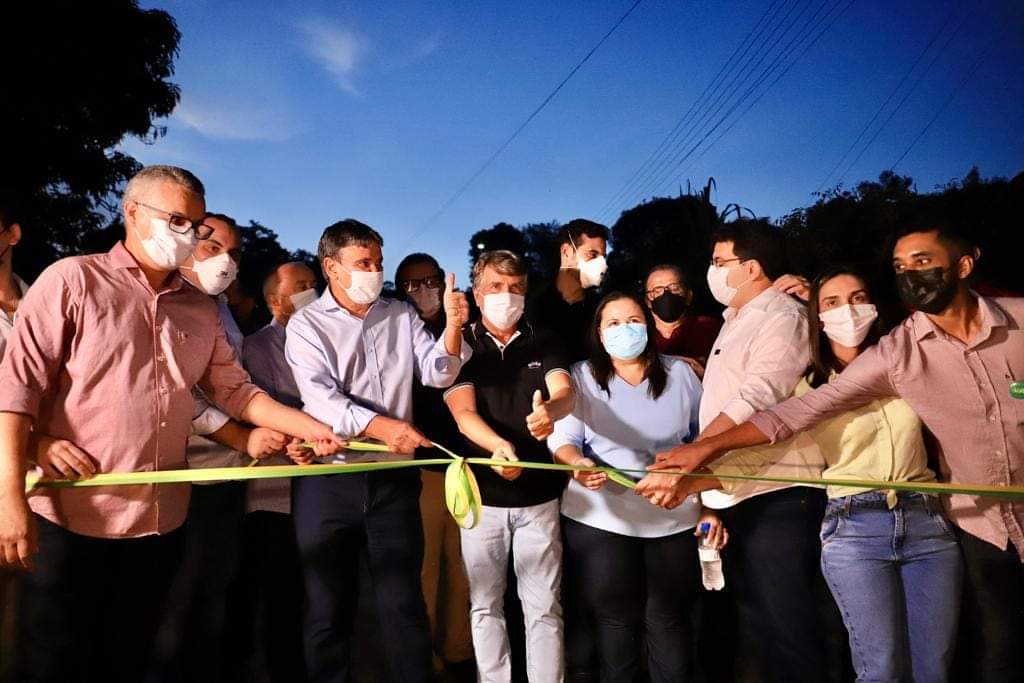 Gov. Wellington Dias e prefeito João Luiz inauguram obras em Monsenhor Gil