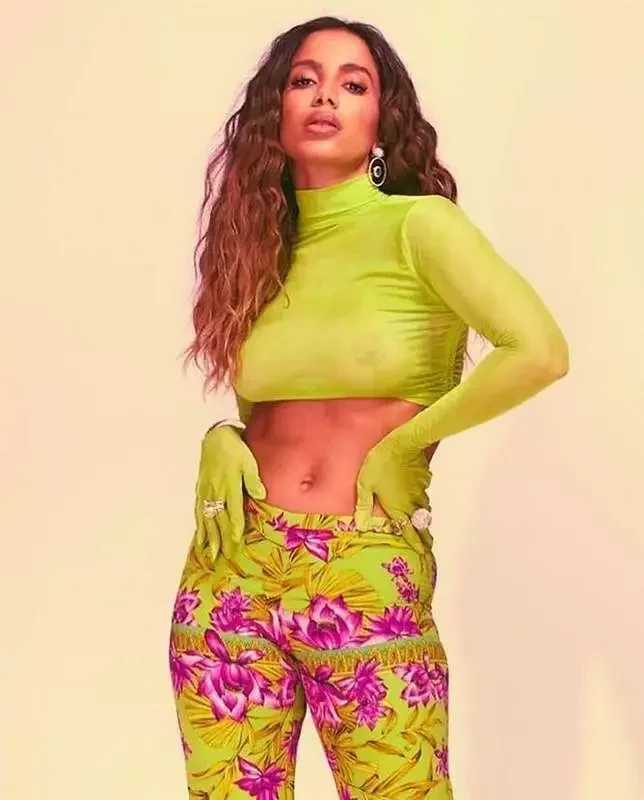 De tirar o fôlego! Confira 10 fotos irresistíveis e sensuais de Anitta - imagem 70613