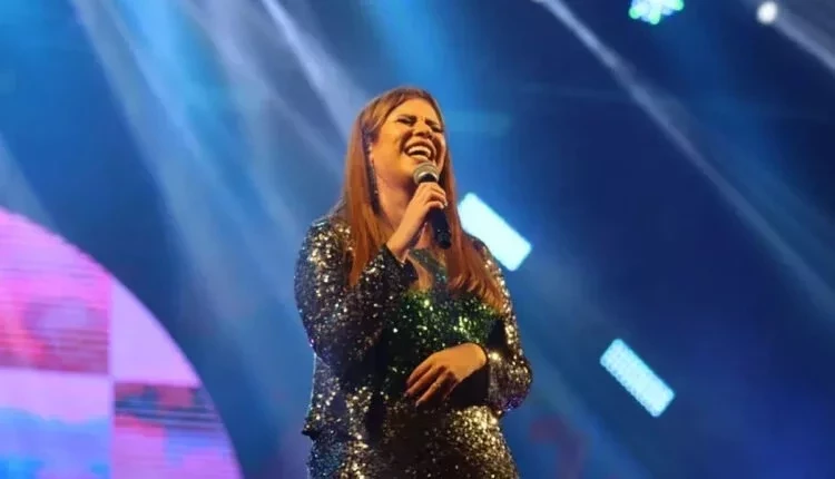 Confira os looks luxuosos usados pelas sertanejas que deram o que falar - imagem 70504