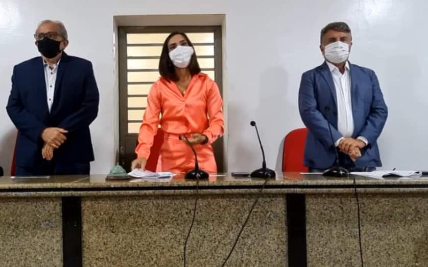 Prefeito anuncia 34% de aumento do piso dos professores de Monsenhor Gil - Imagem 2