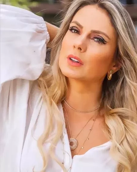 Saiba quem é a nova namorada de Romário, 25 anos mais nova que ele - imagem 72710