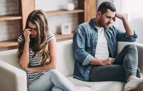 10 sinais menos óbvios de que você está vivendo uma relação bem tóxica