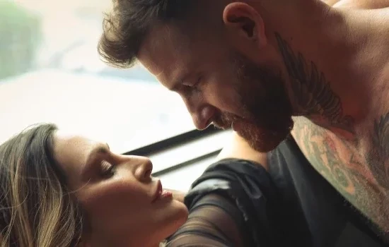 FOTOS! Cleo faz ensaio quente com o marido: “vale tudo na hora H”