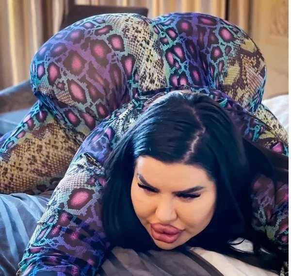 Maior bumbum do mundo: Veja fotos da influencer que tenta bater recorde - imagem 73888