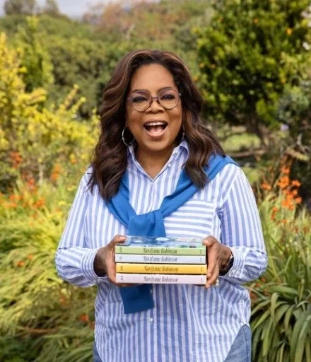 Tem brasileiros! Veja 15 celebridades que atingiram um bilhão de patrimônio - imagem 73911