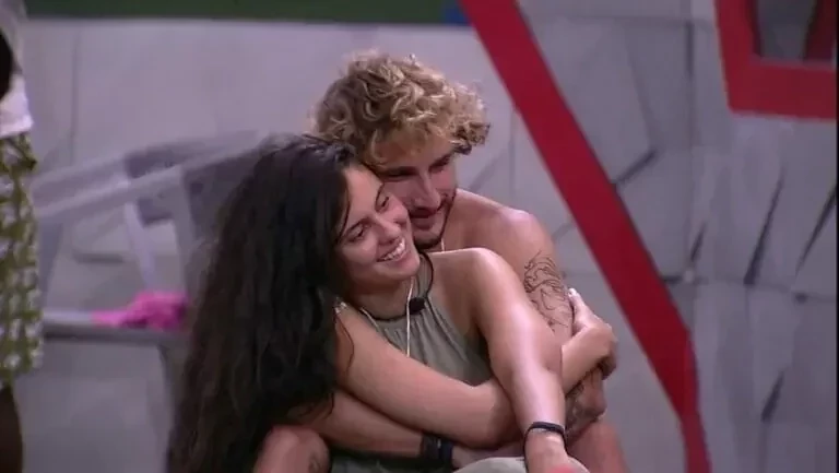 Relembre 12 casais que movimentaram o edredom no BBB - imagem 70835