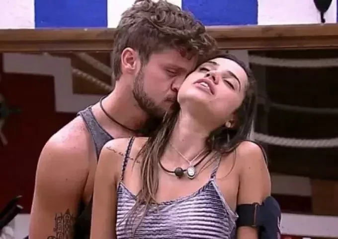 Relembre 12 casais que movimentaram o edredom no BBB - imagem 70834
