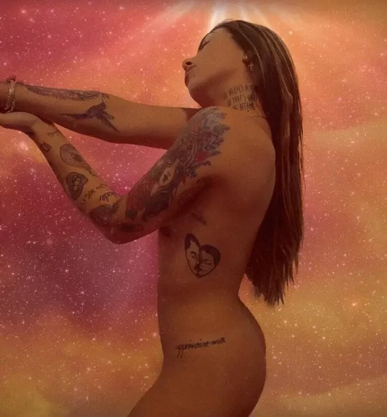 7 vezes que Petra Mattar deu o que falar com suas fotos pra lá de sensuais - imagem 75110