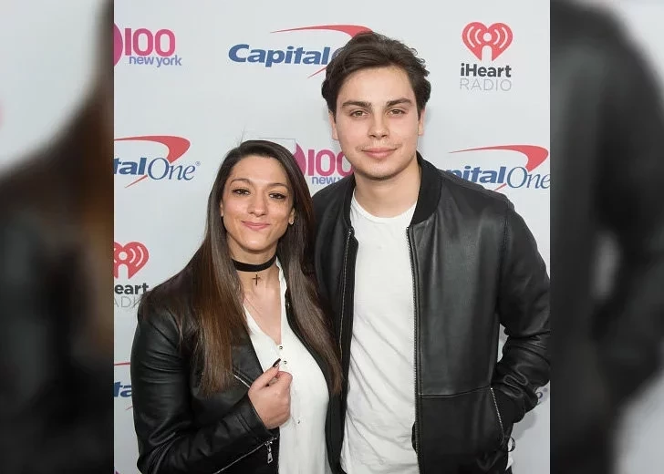 Jake T. Austin e Danielle Caesar